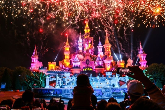 Alta luminosità COB LED Stage Light 200W RGBW 4 In1 Magic Par For Fantawild Cartoon Castle Project