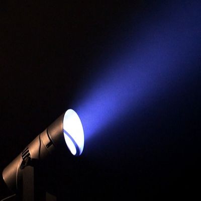 Luce LED da giardino IP65 Illuminazione paesaggistica 12W Picchetto da giardino RGBW Luce da esterno Decorazione Faretti LED
