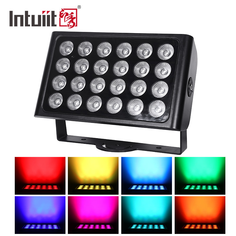 8 la fase a pile del × 15W RGBW LED si accende con telecomando